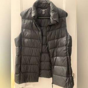 Uniqlo puffer vest